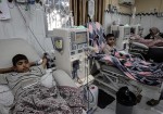 مرضى غزة.. حيث ينشبُ "الموت" أظفاره