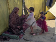 أم مريضة بالسرطان تعيل أطفالها بعد فقدان زوجها