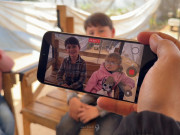 ميرا وعاهد.. صوتٌ يشدو "خبز للروح "بين الخيام