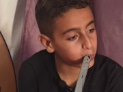 نايٌ يوقظ الشوق في قلب عزمي.. كلما عزَفَ عادت أمه!