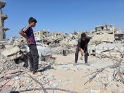 هندسة "النجاة".. حديد الركام "مآوي" للنازحين بغزة