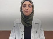 أخصائية علاج طبيعي تواجه إصابات الحرب في مستشفى الشفاء